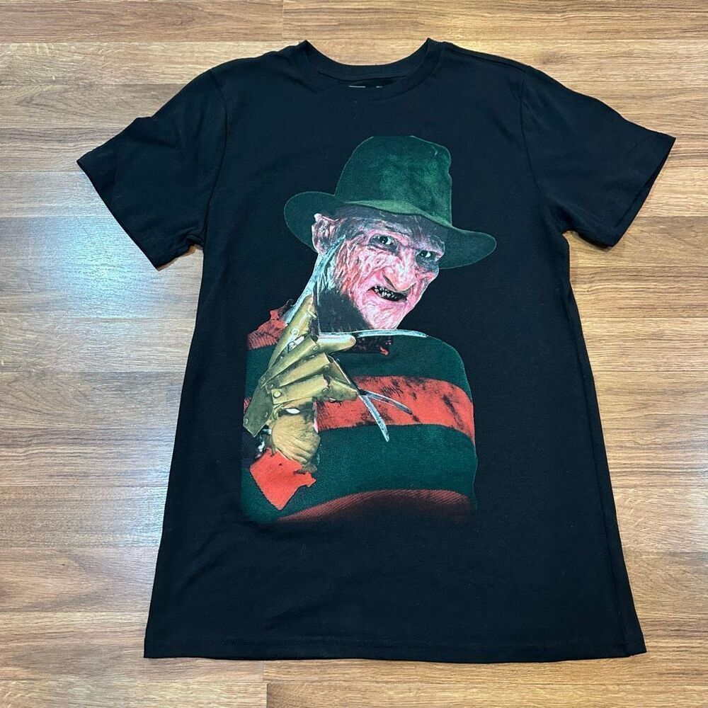 A Nightmare on Elm Street Freddy Krueger Short-Sleeve T-shirt | Size Medium